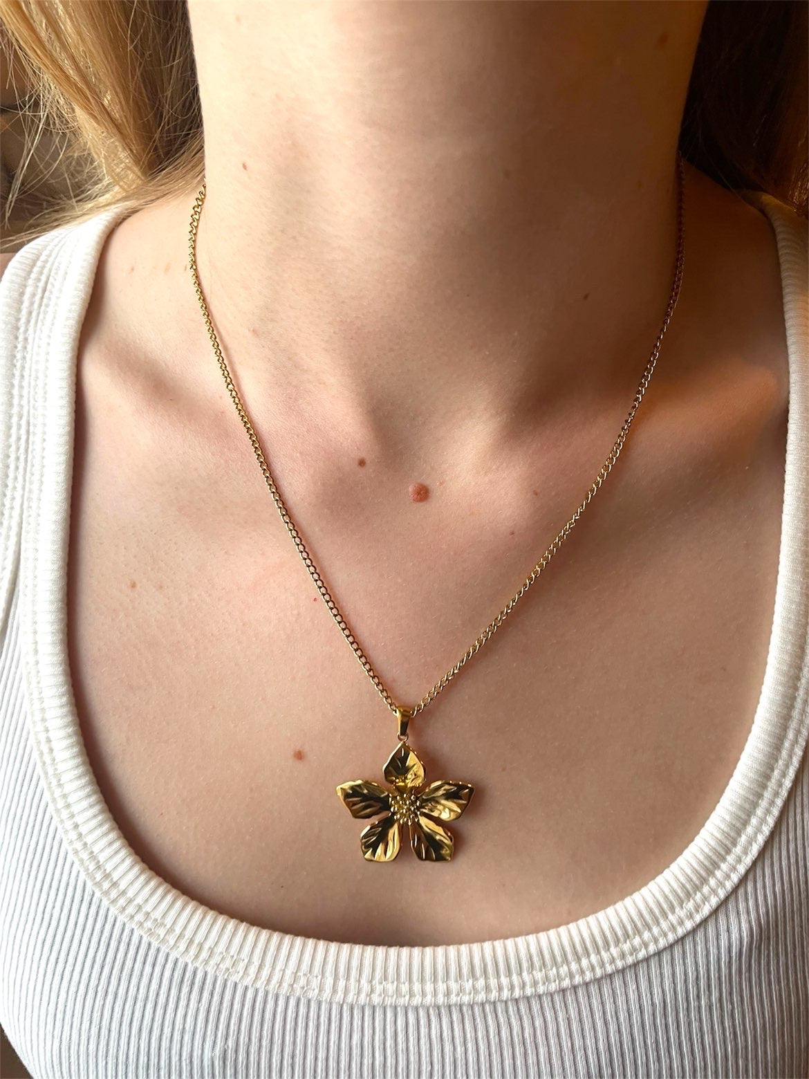 Poppy Necklace